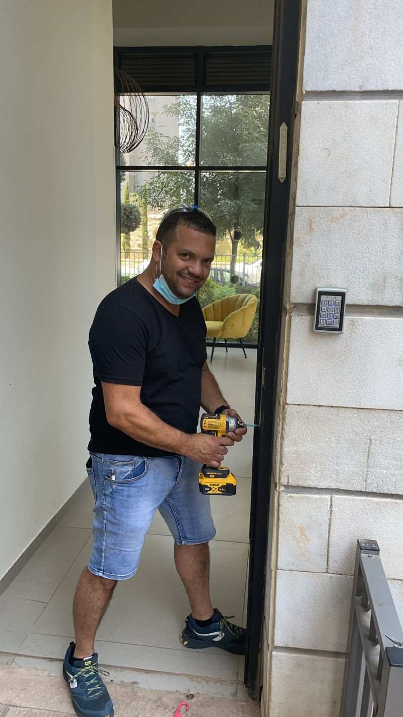 החלפת זוויתן חשמלי